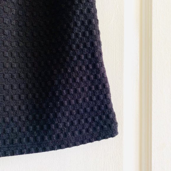 MICHAEL KORS | Sleeveless Cold Shoulder Top | Black | Size: Medium - Picture 5 of 7